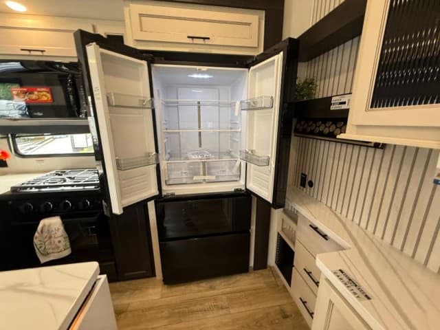 2026 Forest River 2026 Forest River Sabre - thumbnail 16