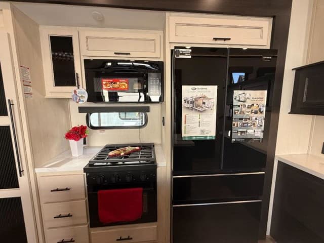 2026 Forest River 2026 Forest River Sabre - thumbnail 9