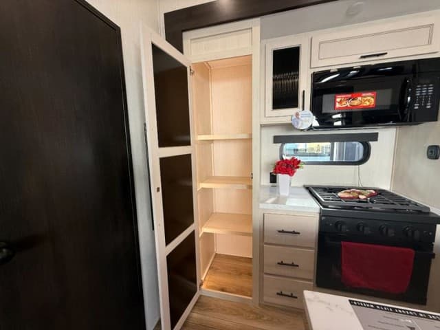 2026 Forest River 2026 Forest River Sabre - thumbnail 15