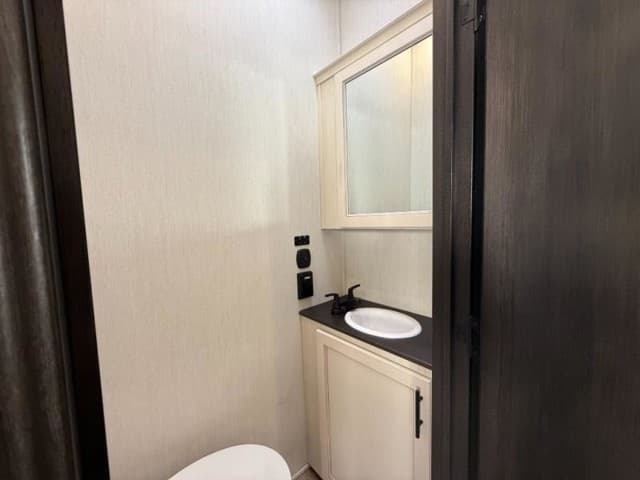 2026 Forest River 2026 Forest River Sabre - thumbnail 19