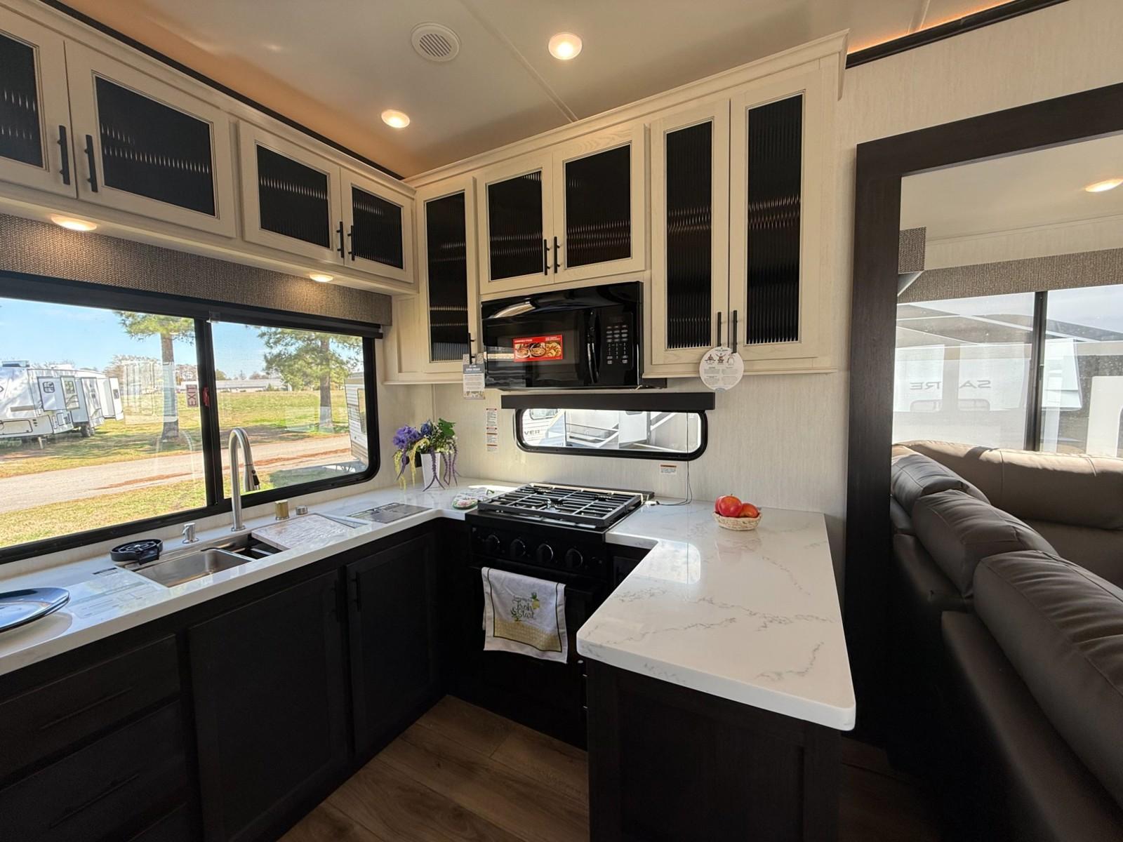 2026 Forest River 2026 Forest River Sabre - thumbnail 7