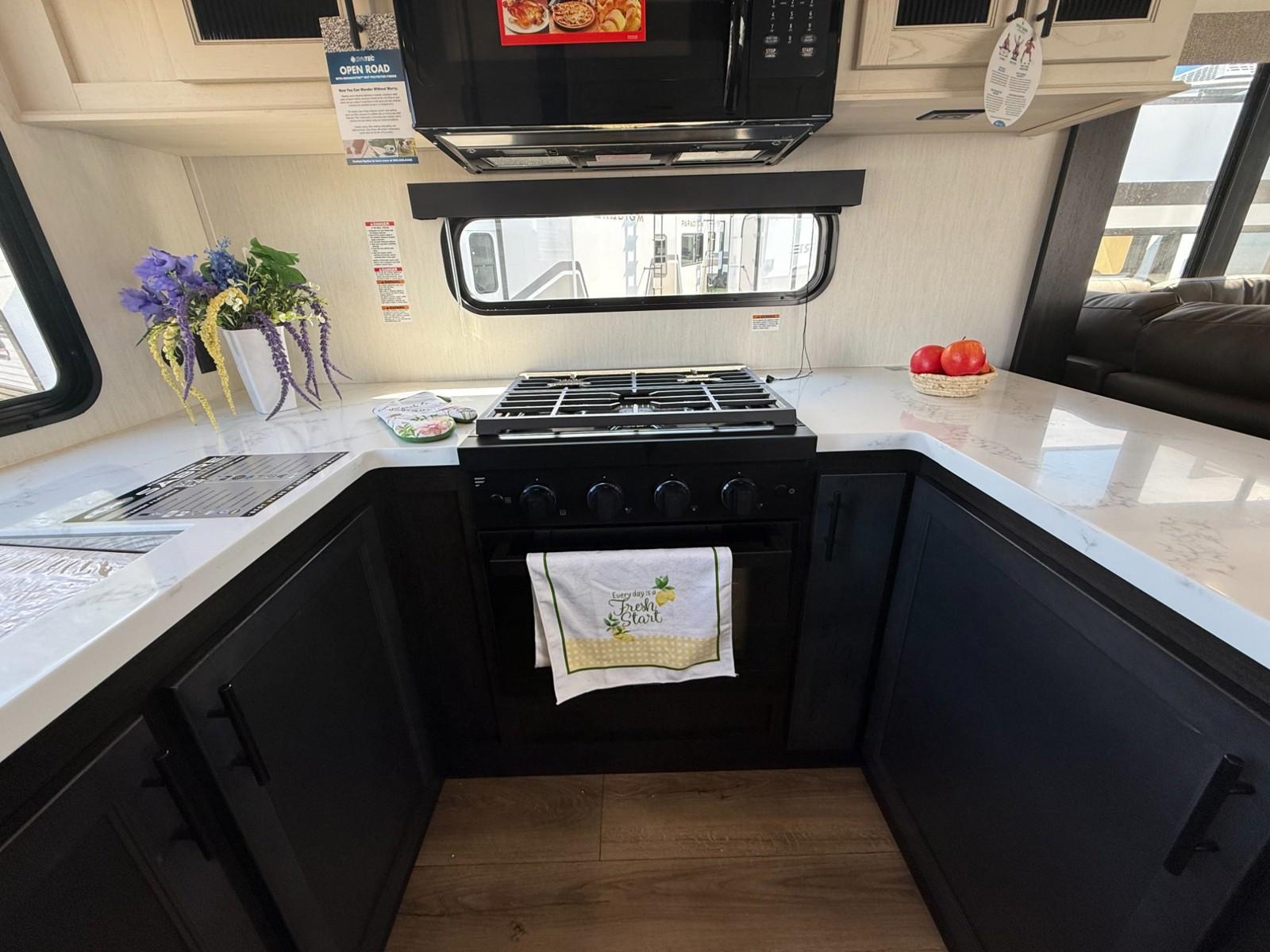 2026 Forest River 2026 Forest River Sabre - thumbnail 9