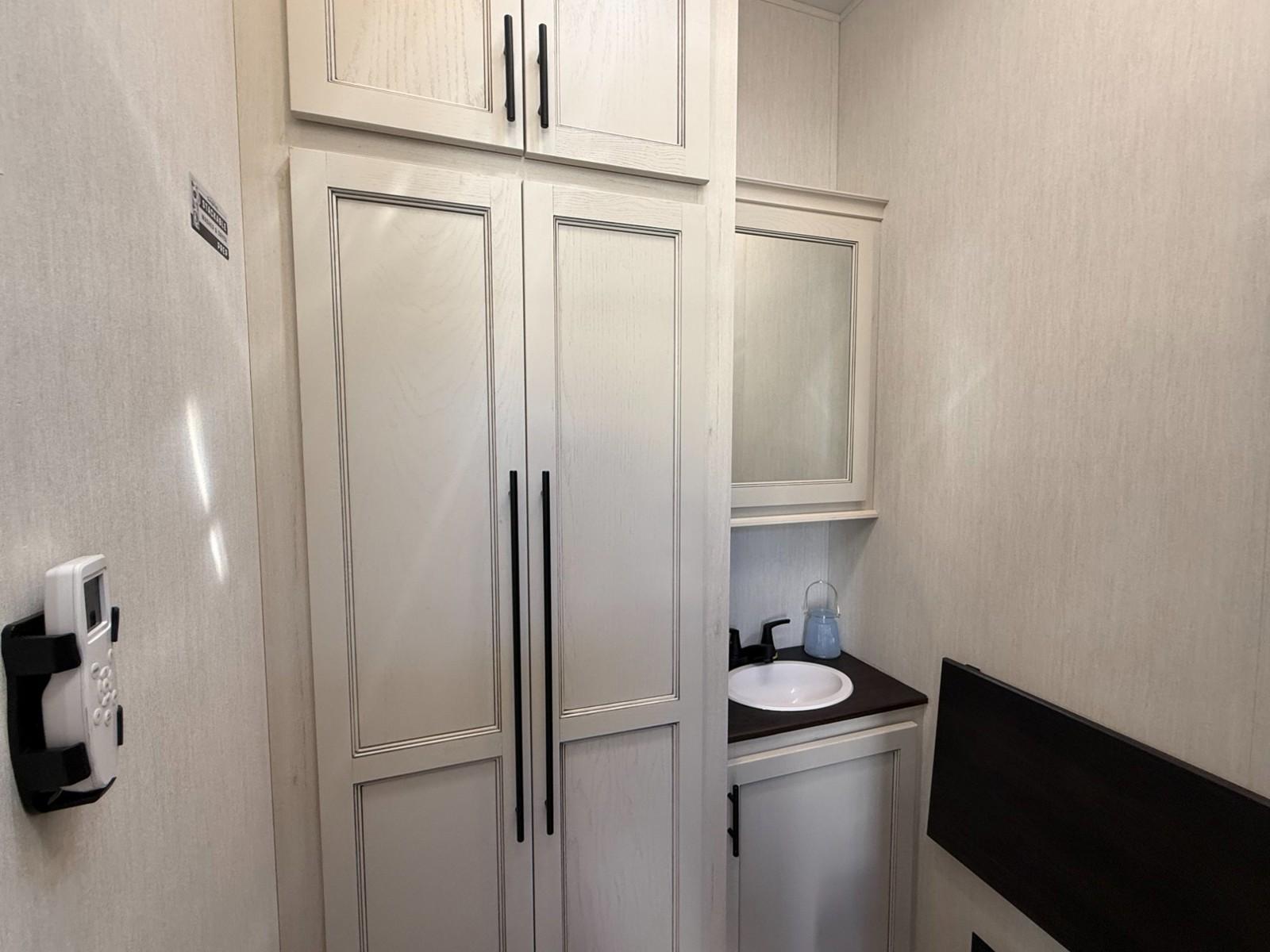 2026 Forest River 2026 Forest River Sabre - thumbnail 19