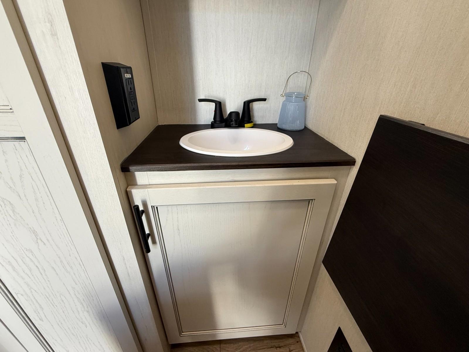 2026 Forest River 2026 Forest River Sabre - thumbnail 21