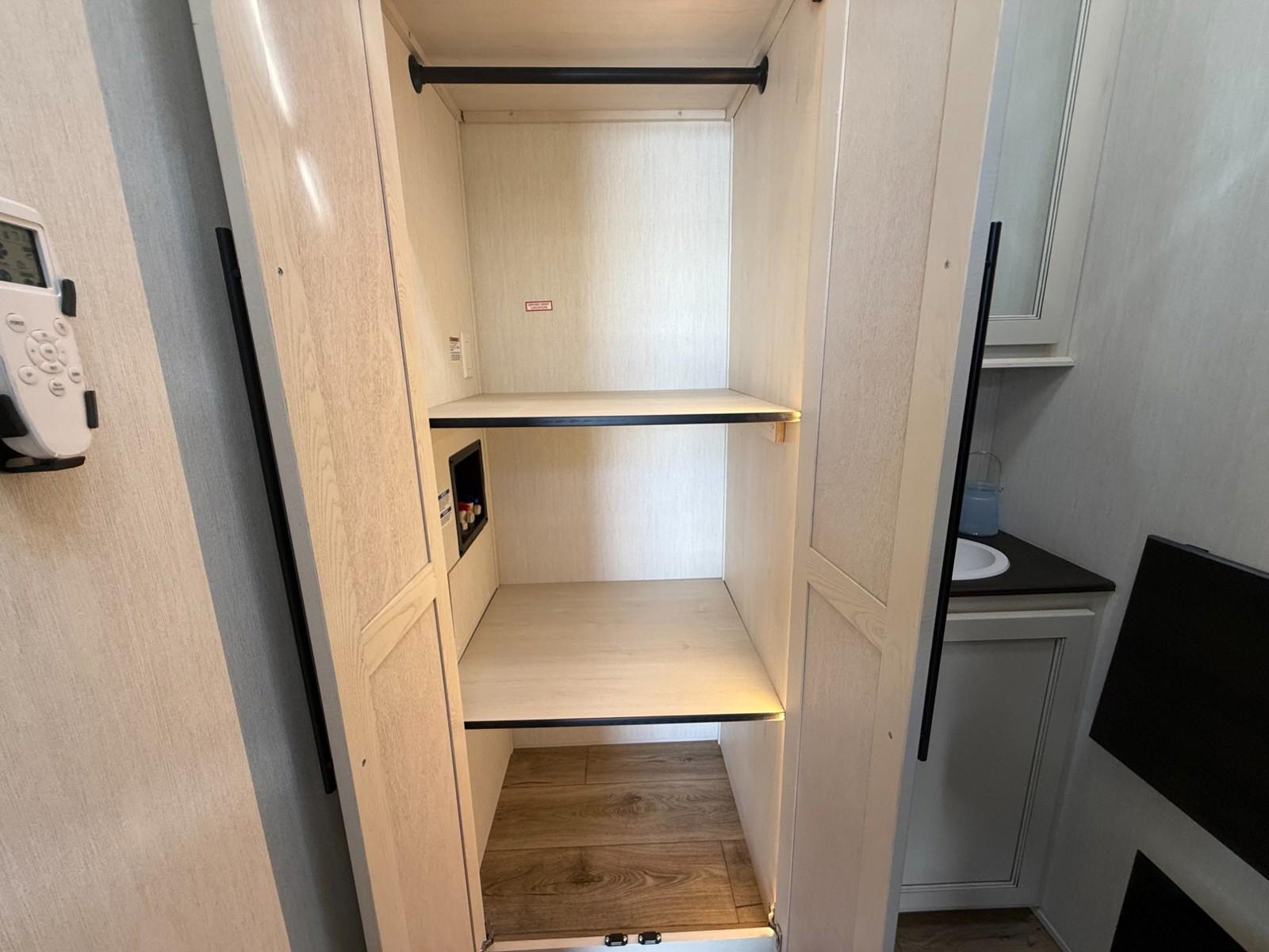 2026 Forest River 2026 Forest River Sabre - thumbnail 22