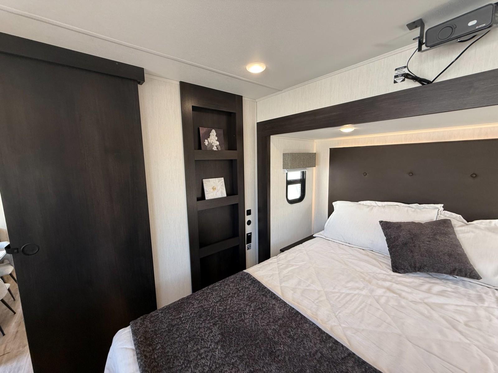 2026 Forest River 2026 Forest River Sabre - thumbnail 26