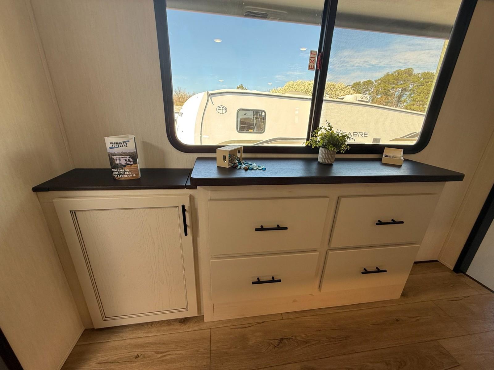 2026 Forest River 2026 Forest River Sabre - thumbnail 28