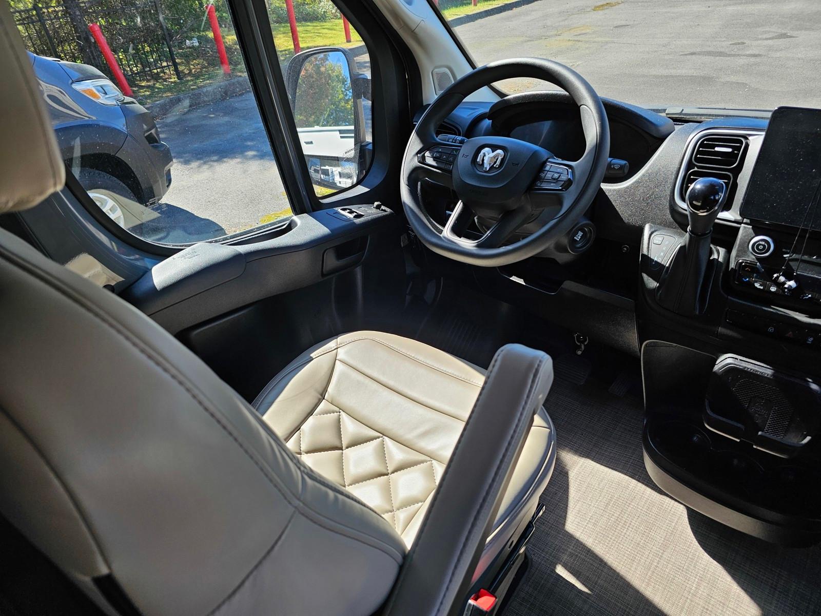 2026 Thor Motor Coach 2026 Thor Motor Coach Sequence - thumbnail 10