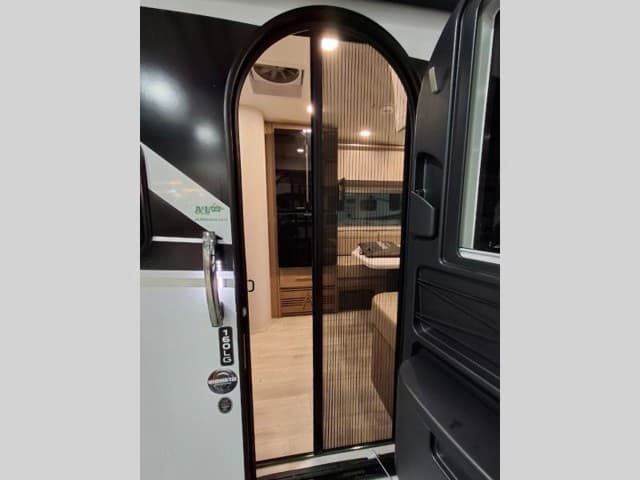 2025 Grand Design 2025 Grand Design Serenova - thumbnail 6