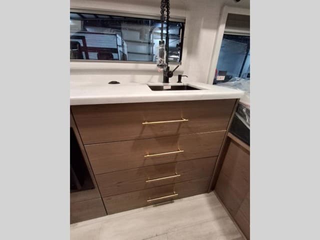 2025 Grand Design 2025 Grand Design Serenova - thumbnail 8