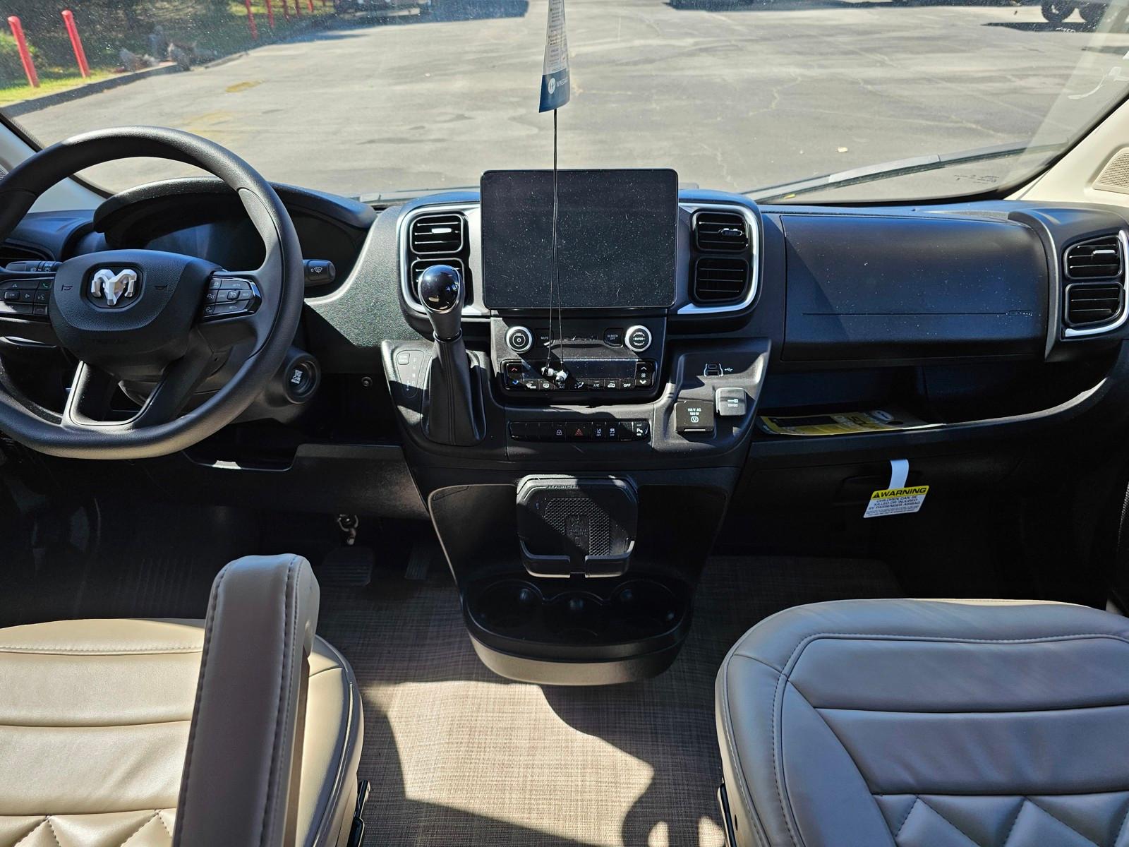 2025 Thor Motor Coach 2025 Thor Motor Coach Sequence - thumbnail 9