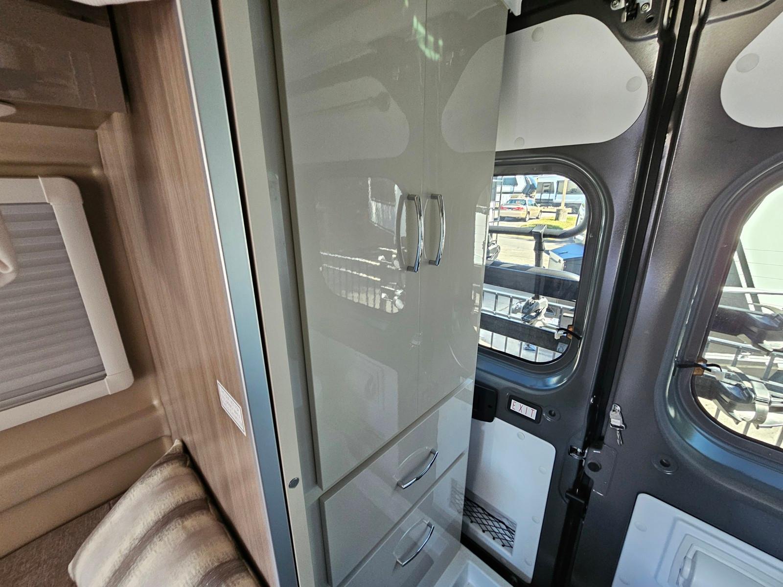 2025 Thor Motor Coach 2025 Thor Motor Coach Sequence - thumbnail 26