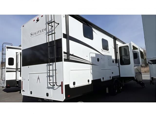 2025 Grand Design 2025 Grand Design Solitude - thumbnail 5