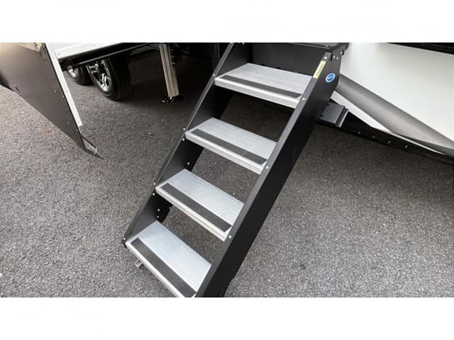 2025 Grand Design 2025 Grand Design Solitude - thumbnail 16