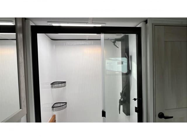 2025 Grand Design 2025 Grand Design Solitude - thumbnail 18