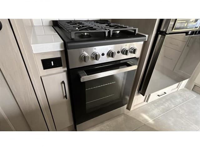 2025 Grand Design 2025 Grand Design Solitude - thumbnail 23