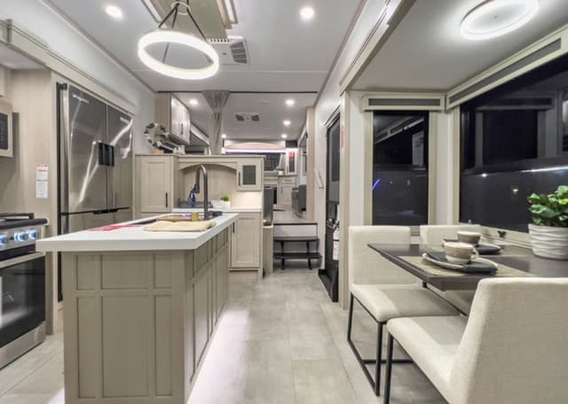 2025 Grand Design 2025 Grand Design Solitude - thumbnail 33