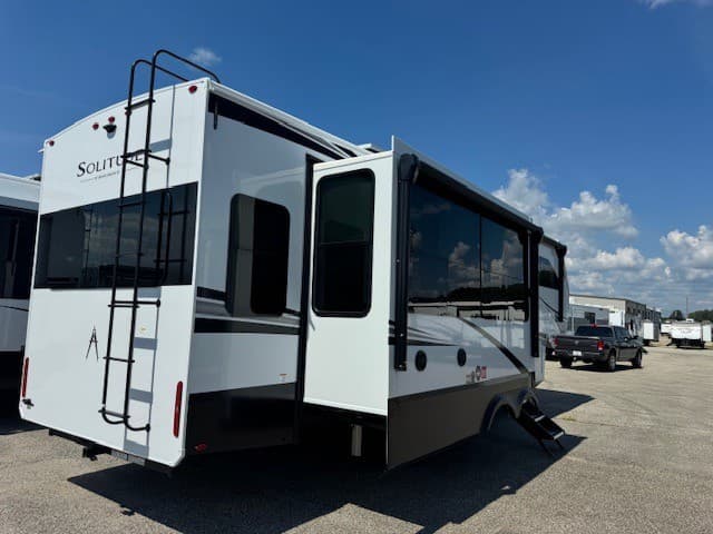 2026 Grand Design 2026 Grand Design Solitude - thumbnail 6