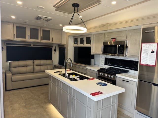 2026 Grand Design 2026 Grand Design Solitude - thumbnail 9