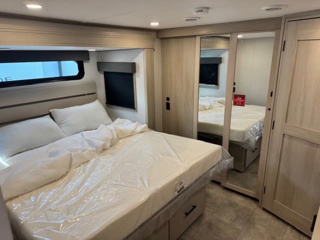 2026 Grand Design 2026 Grand Design Solitude - thumbnail 14