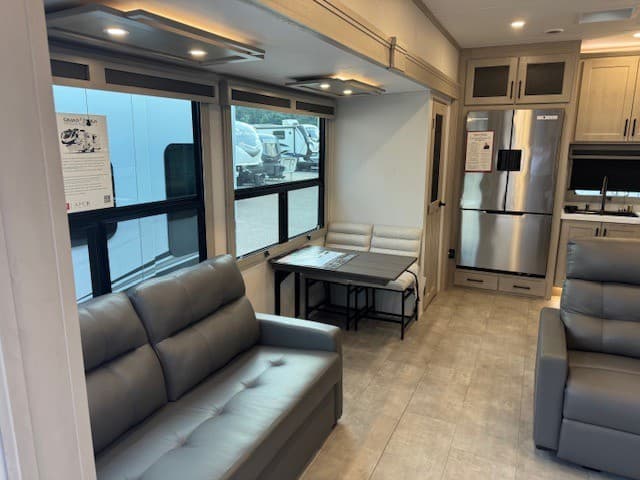 2026 Grand Design 2026 Grand Design Solitude - thumbnail 7