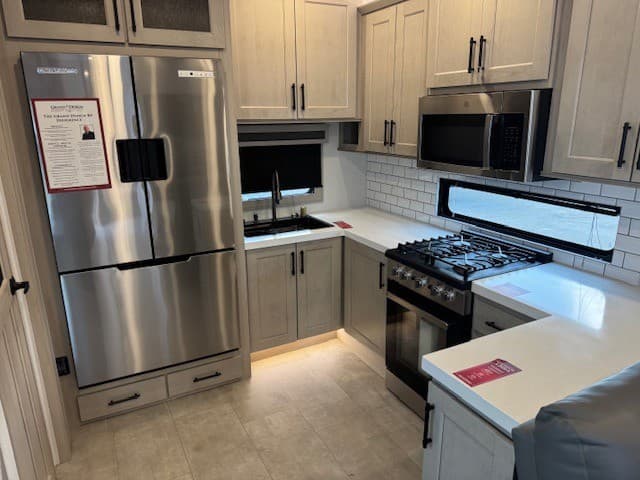 2026 Grand Design 2026 Grand Design Solitude - thumbnail 8