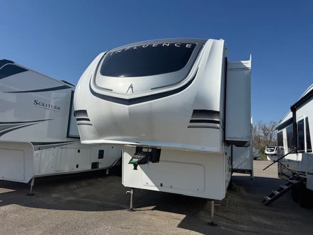 2026 Grand Design 2026 Grand Design Influence - thumbnail 3