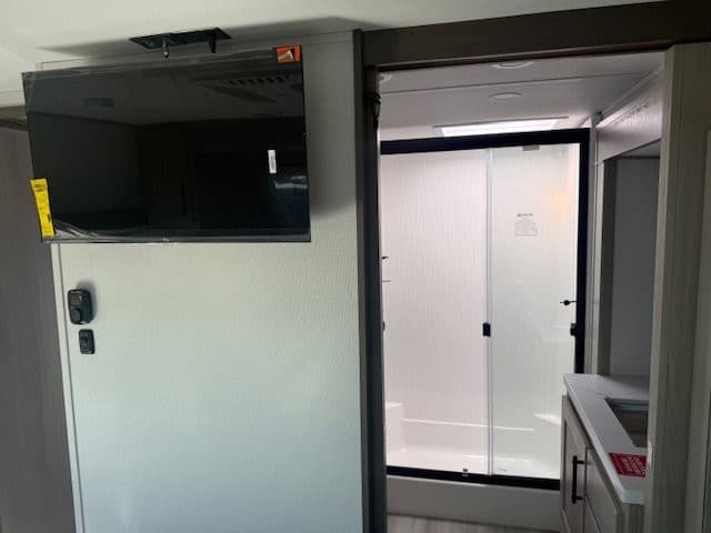 2026 Grand Design 2026 Grand Design Influence - thumbnail 23