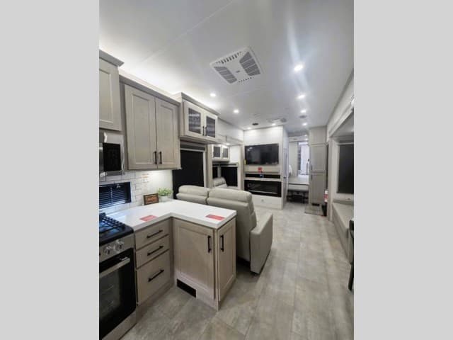 2026 Grand Design 2026 Grand Design Solitude - thumbnail 12