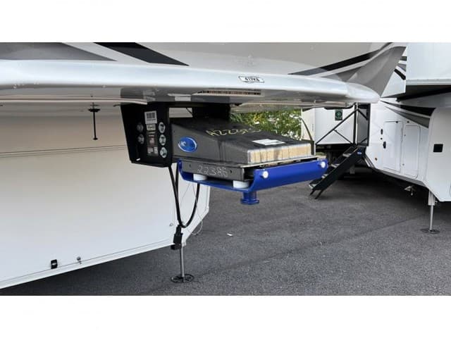 2026 Grand Design 2026 Grand Design Solitude - thumbnail 3