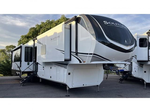 2026 Grand Design 2026 Grand Design Solitude - thumbnail 4