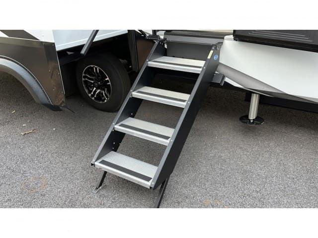 2026 Grand Design 2026 Grand Design Solitude - thumbnail 11