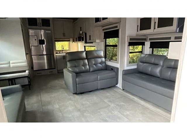 2026 Grand Design 2026 Grand Design Solitude - thumbnail 12