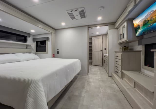 2026 Grand Design 2026 Grand Design Solitude - thumbnail 29