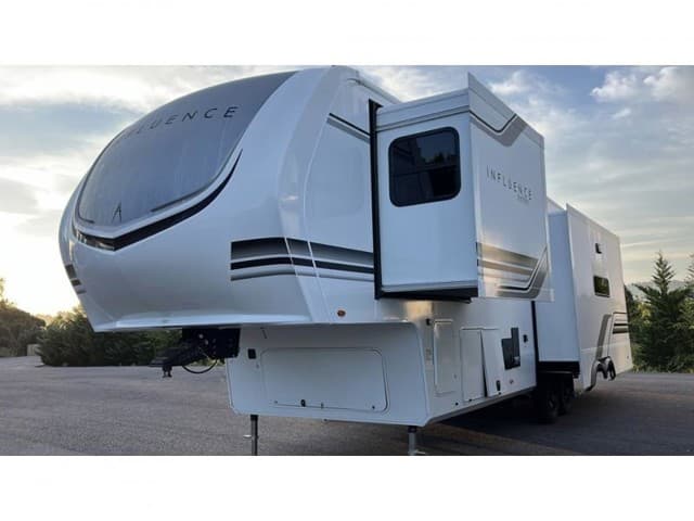 2026 Grand Design 2026 Grand Design Influence - thumbnail 6