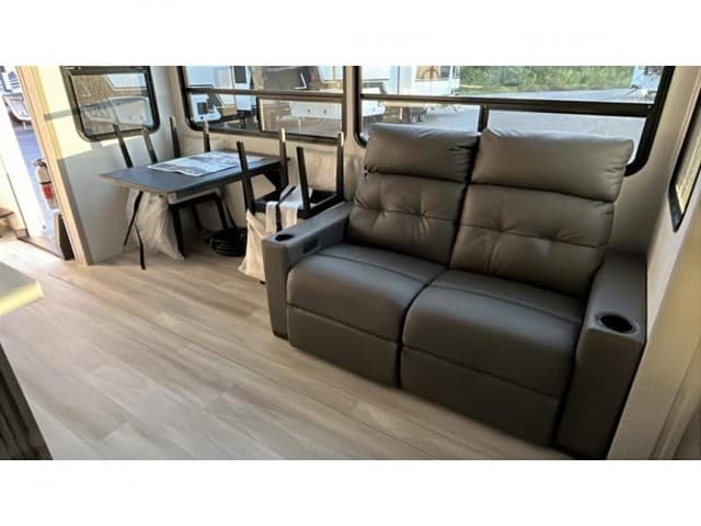 2026 Grand Design 2026 Grand Design Influence - thumbnail 14