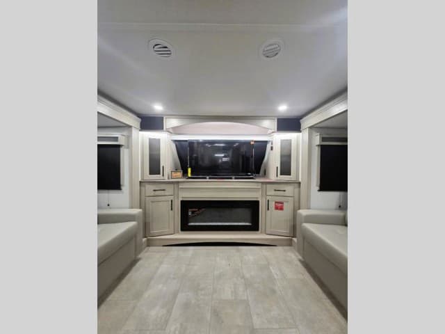 2026 Grand Design 2026 Grand Design Solitude - thumbnail 23