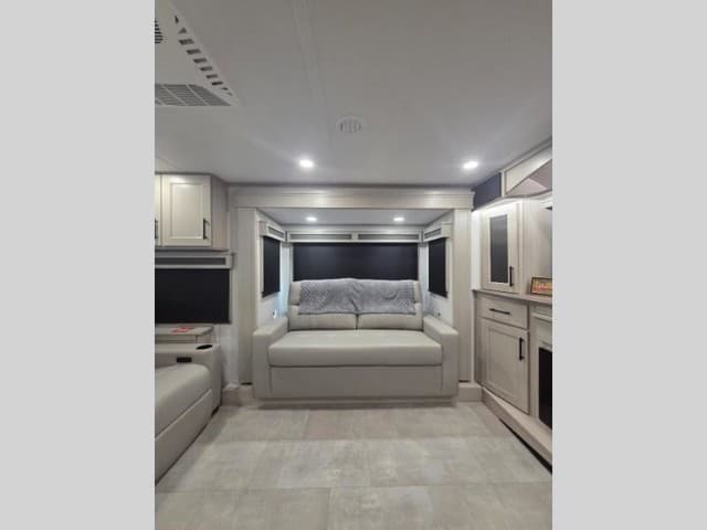 2026 Grand Design 2026 Grand Design Solitude - thumbnail 25