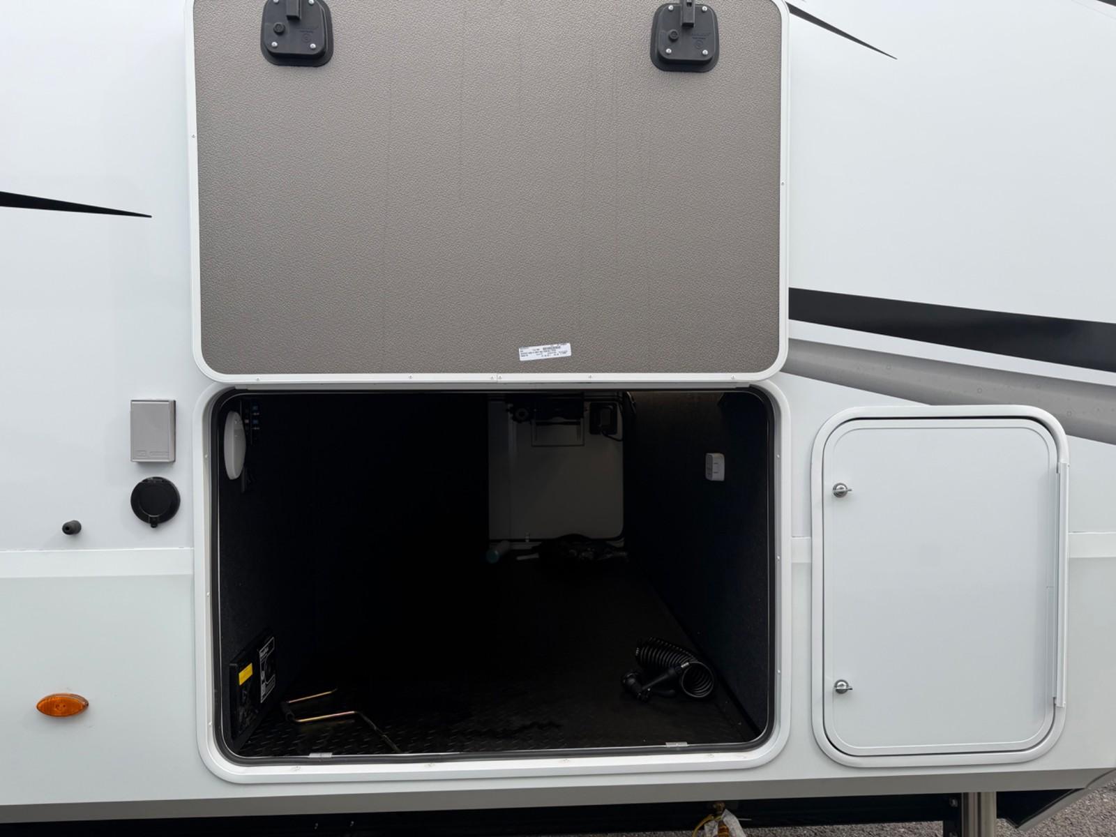 2026 Grand Design 2026 Grand Design Solitude - thumbnail 7