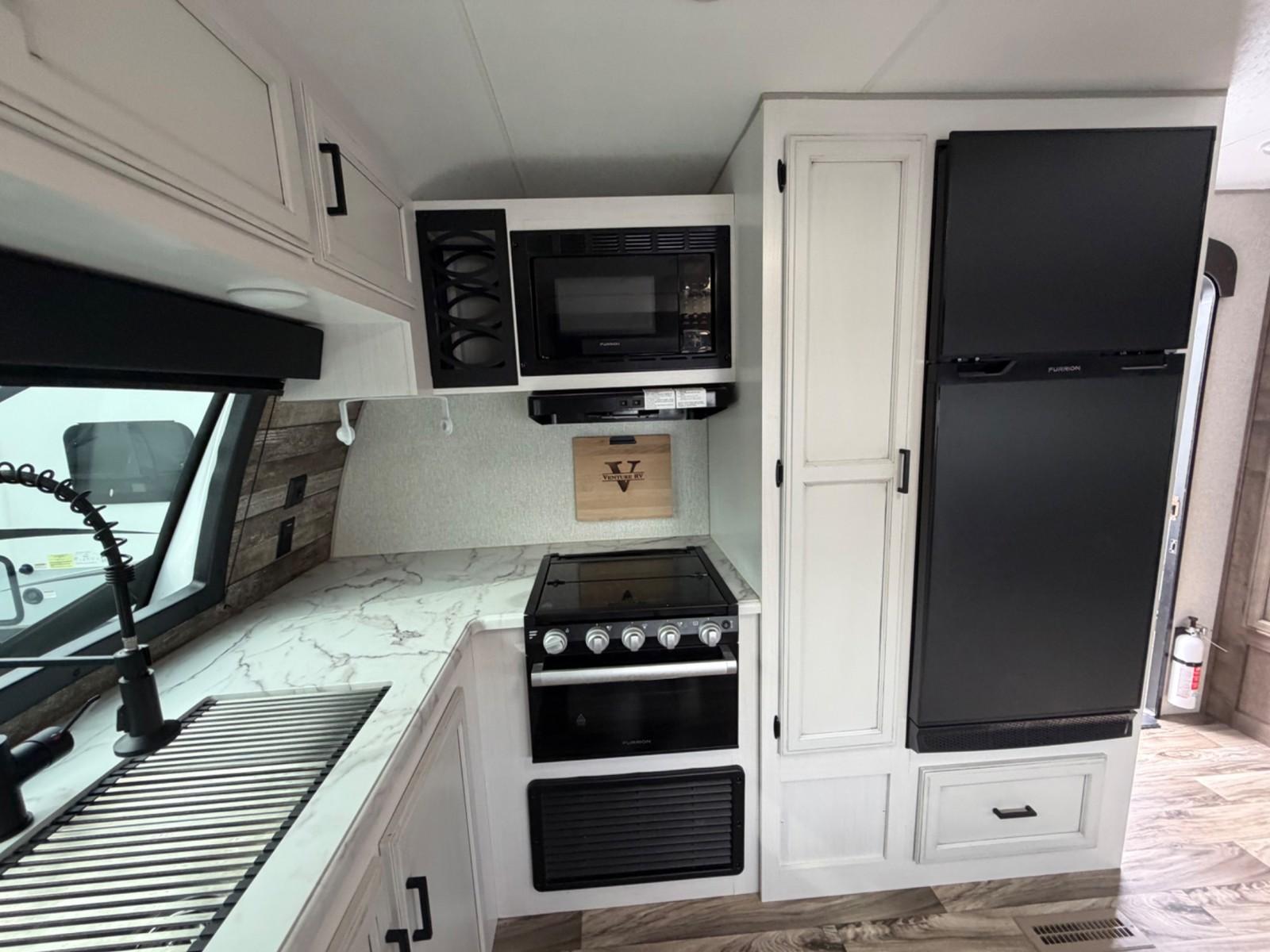 2026 Grand Design 2026 Grand Design Solitude - thumbnail 14