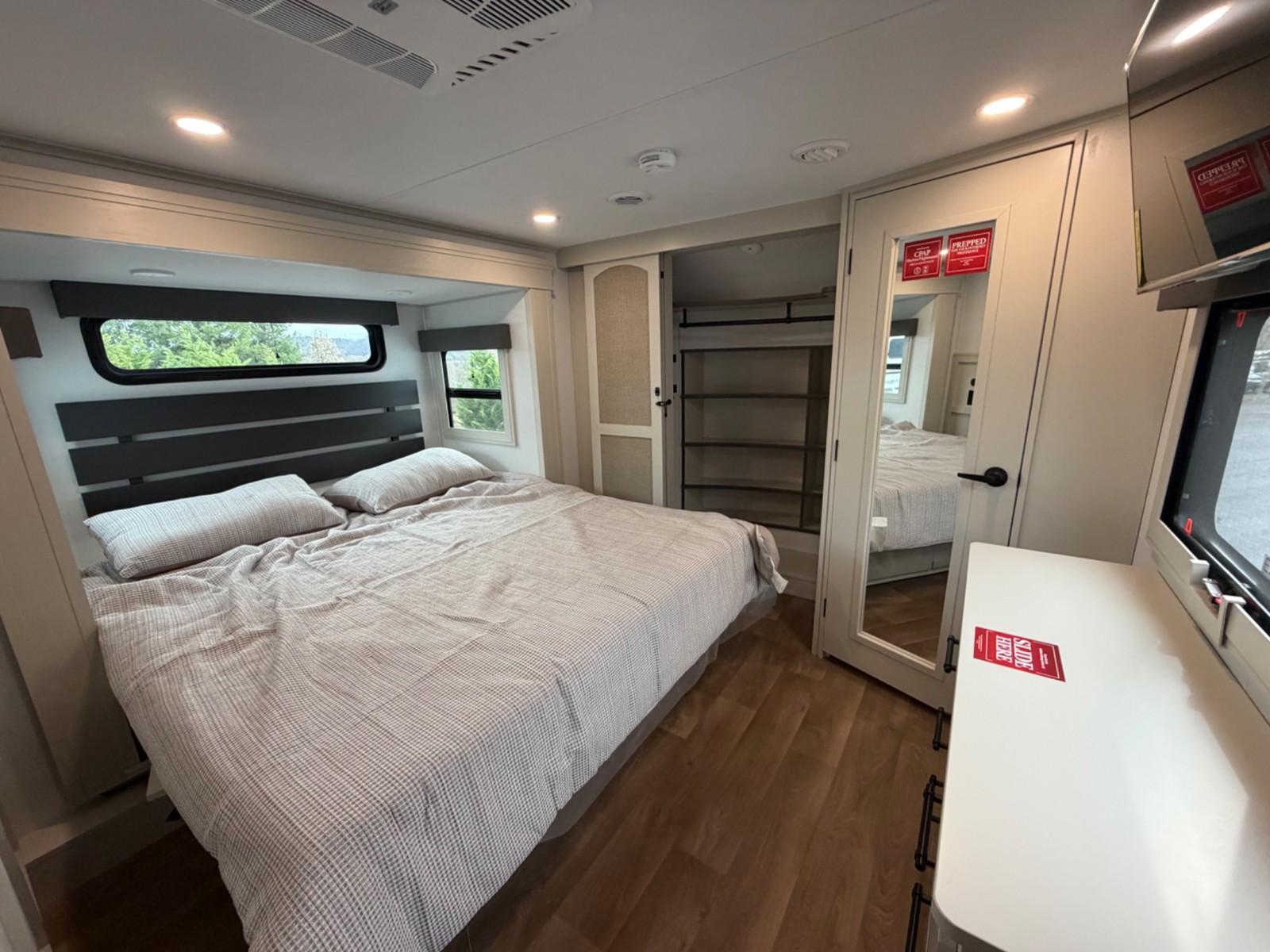 2026 Grand Design 2026 Grand Design Solitude - thumbnail 17