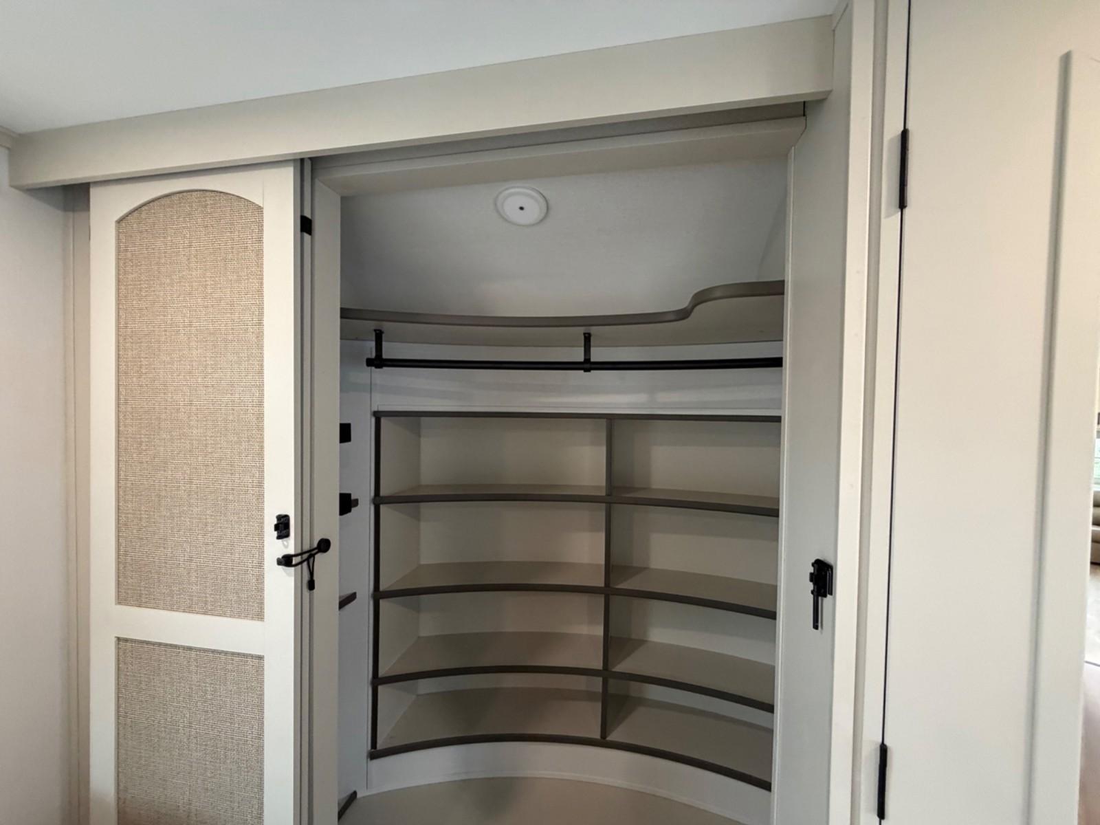 2026 Grand Design 2026 Grand Design Solitude - thumbnail 19