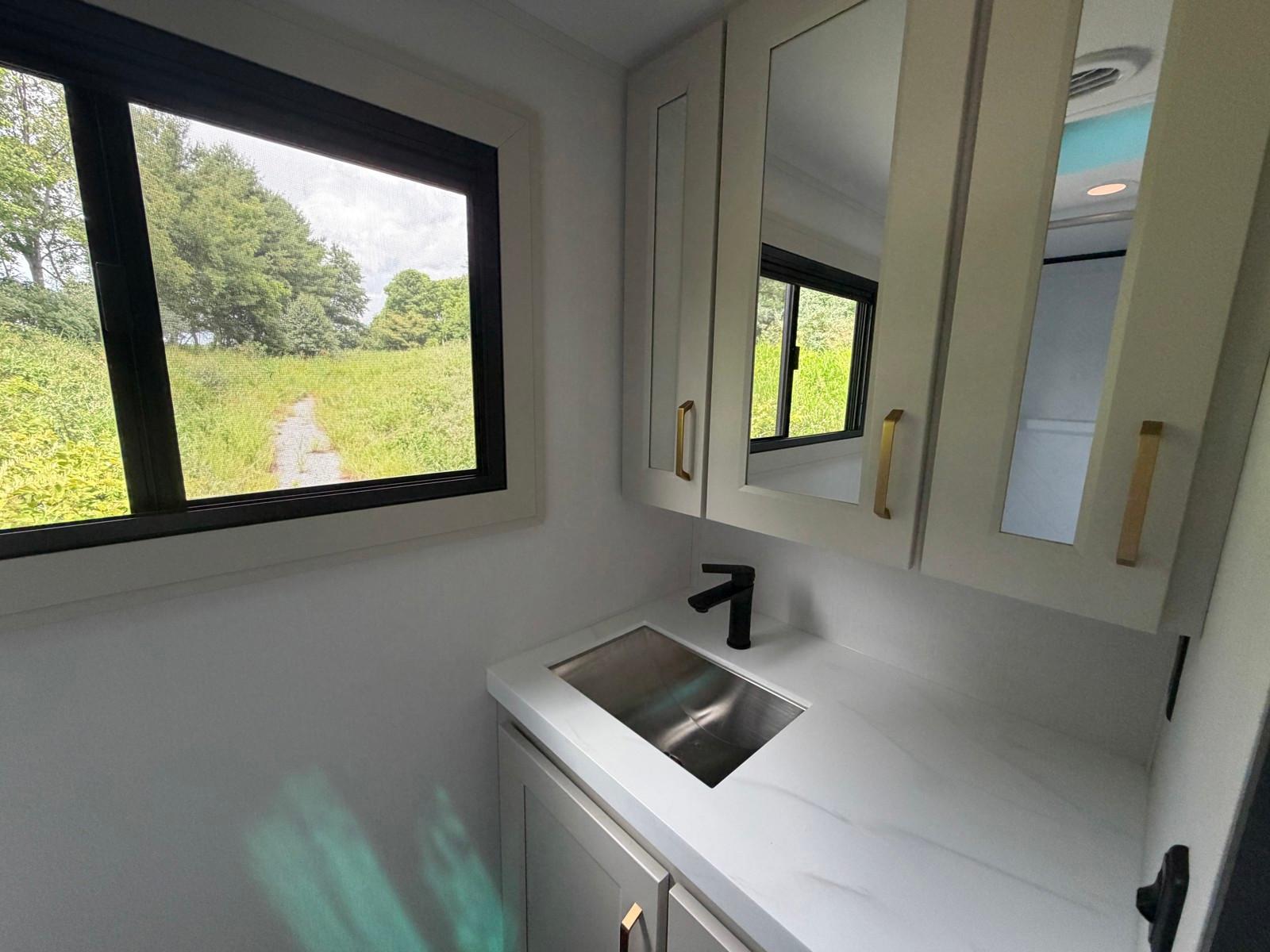 2027 Grand Design 2027 Grand Design Solitude - thumbnail 19