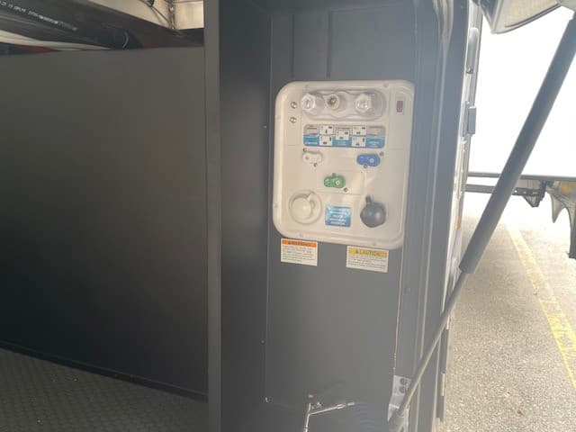 2026 Venture RV 2026 Venture RV Sporttrek Touring Edition - thumbnail 5