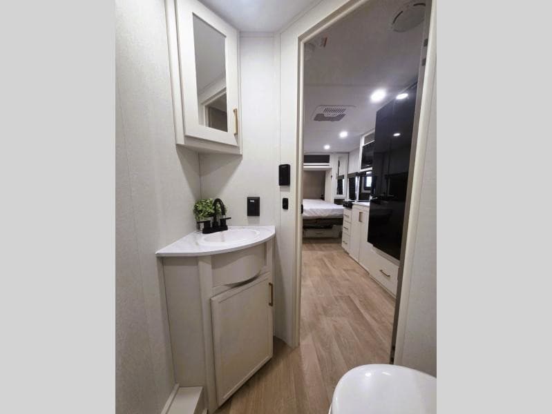 2026 Grand Design 2026 Grand Design Transcend One - thumbnail 15