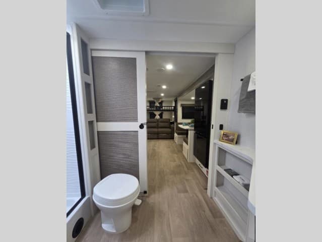 2026 Grand Design 2026 Grand Design Transcend - thumbnail 16