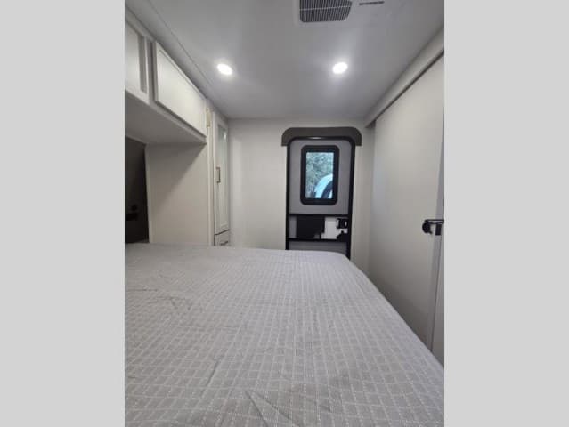 2026 Grand Design 2026 Grand Design Transcend - thumbnail 19