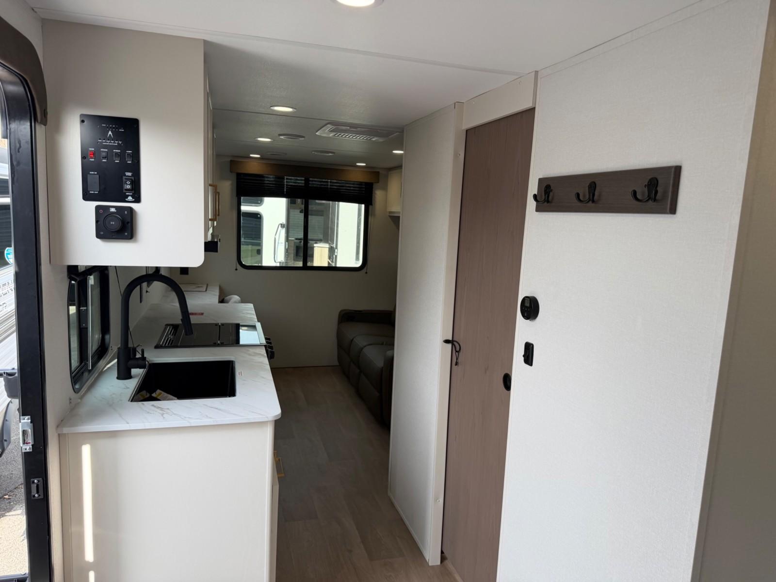 2026 Grand Design 2026 Grand Design Transcend Xplor - thumbnail 10