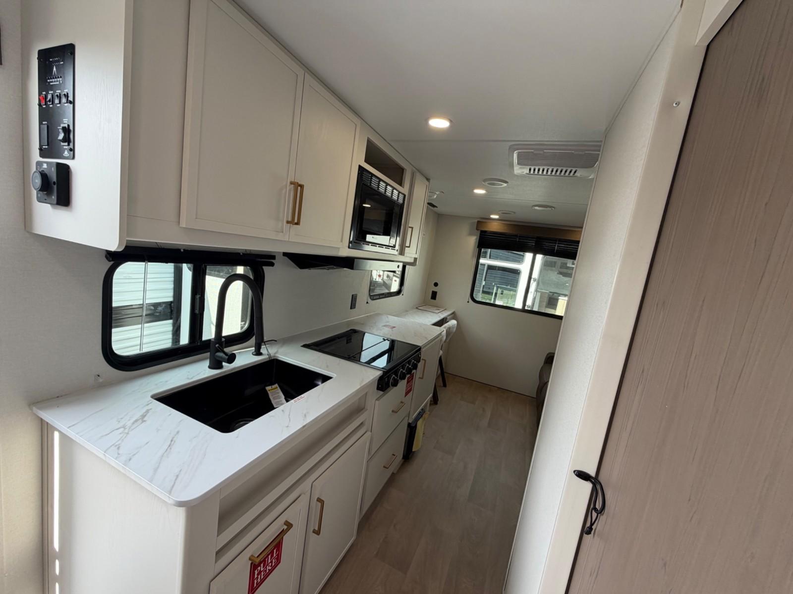 2026 Grand Design 2026 Grand Design Transcend Xplor - thumbnail 11