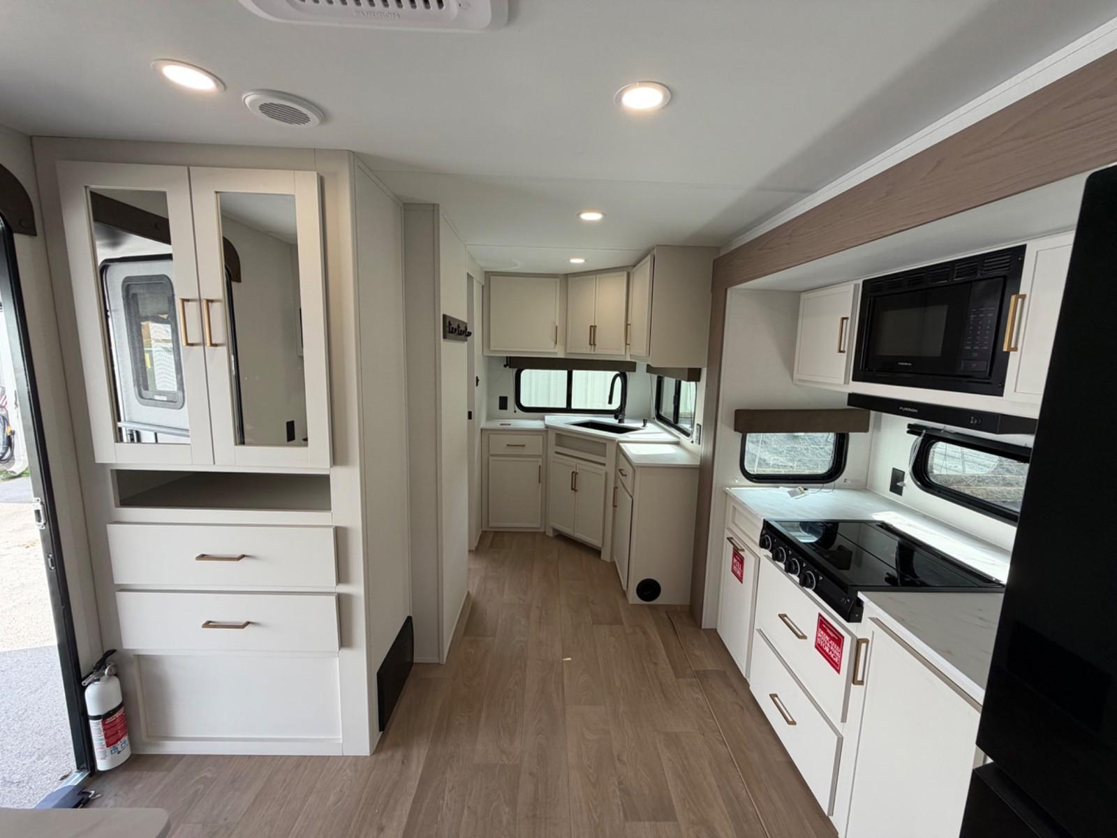 2026 Grand Design 2026 Grand Design Transcend Xplor - thumbnail 9